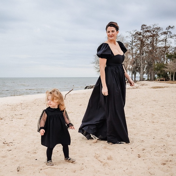 Selkie black gown (L) - Picture 4 of 4